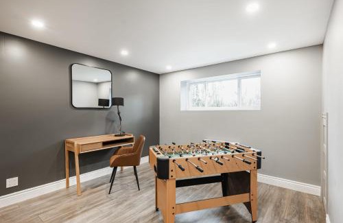 St-Adolphe-d'Howard Ski Chalet | Cozy Modern Chalet in the North