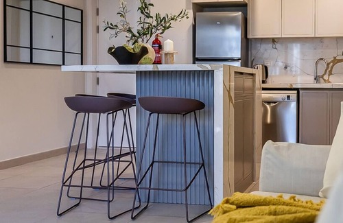 Umm Suqeim 3 Apartment | Cozy & Modern 1-Bedroom Apartment | Steps from the Beach – Rahaal 2 I Madinat Jumeirah Living