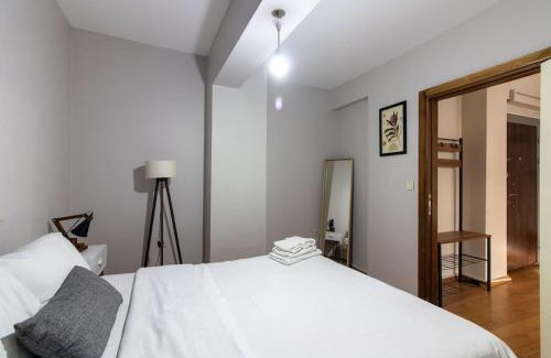 Maltepe Apartment | Cozy Modern 1BR w Patio New Building in Maltepe