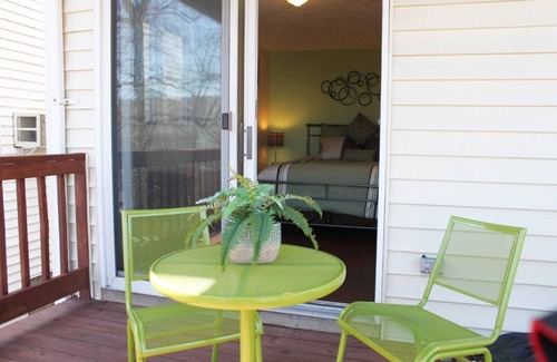Revere Apartment | Cozy Modern 2 Bedrooms Apartment Close to Boston