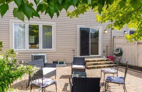 Stittsville - Basswood House | Cozy Modern 4BR Home with Sunny Patio