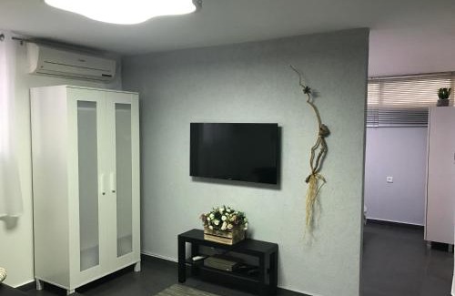 Netanya Apartment | Cozy modern apartment near the sea in city center
