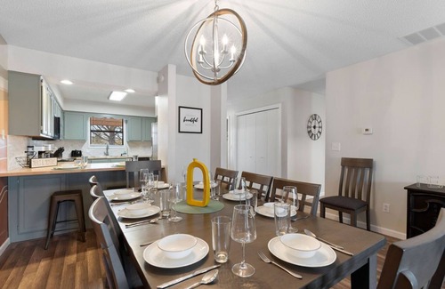 Notch Estates House | Cozy Modern Branson Game House | 9 Min to SDC