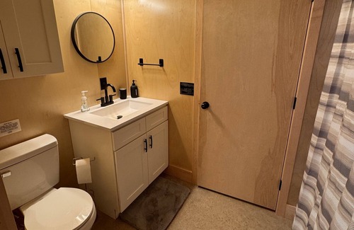 Hyner Cabin | Cozy modern cabin in the woods. 5+ acres. 16 min's to Hyner. 1hr PSU. EV CHARGER