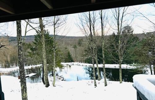 Ashland House | Cozy, Modern Cabin Retreat 8 min to Windham mtn