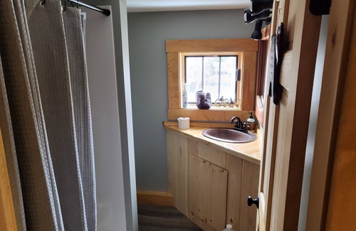 Rockwood Cabin | Cozy Modern Cabin