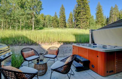 Rendezvous House | Cozy Modern Cabin W Hot Tub - Minutes To Ski Area