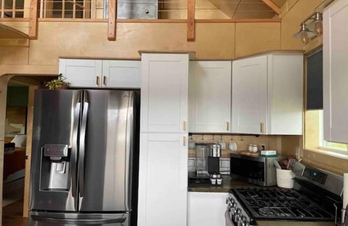 Homer House | Cozy Modern Cabin with a View