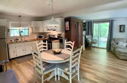 Valley Bend Cabin | Cozy, Modern Camp nestled near Audra State park.