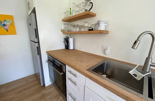 Inverhuron Cottage | Cozy modern cottage on the beach
