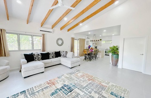 Apia House | Cozy, Modern, Executive Home 5 minutes from Apia town area
