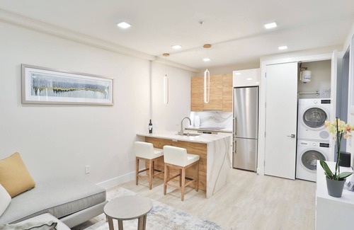 Dupont Circle Condo | Cozy Modern Fabulous 1-bedroom condo in heart of Adams Morgan & Dupont Circle