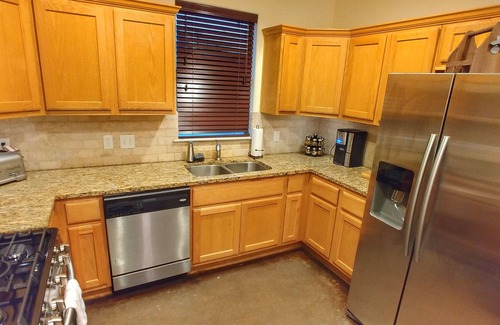 Central East Austin House | Cozy, Modern Home near ACL, F1, SXSW, UT, Eastside, Downtown