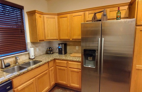 Central East Austin House | Cozy, Modern Home near ACL, F1, SXSW, UT, Eastside, Downtown