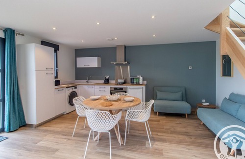 Saint-Mathurin-sur-Loire Cottage | Cozy Modern Retreat: Renovated, Terrace, Near Loire River & Castles, Ideal for Couples