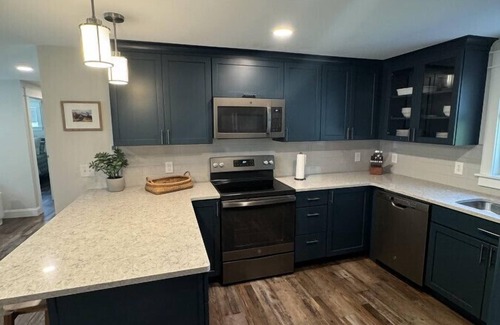 Ellsworth Apartment | Cozy Modern Retreat 2 Bedroom Patio Fire Pit