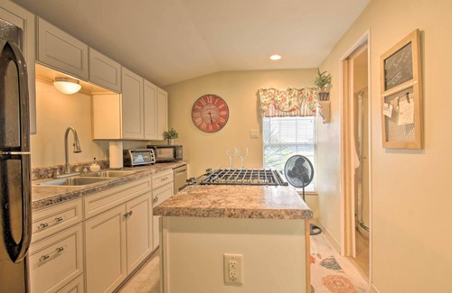 Hot Springs Villa | Cozy 'Mona Lisa’ Villa - Near Downtown Hot Springs