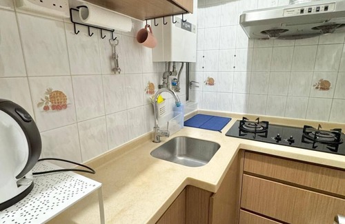 Sheung Wan Apartment | Cozy Moroccan Home in Central