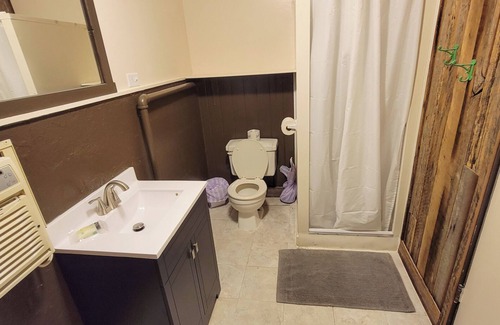 Almo Hotel | Cozy Motel Room With Lake Access