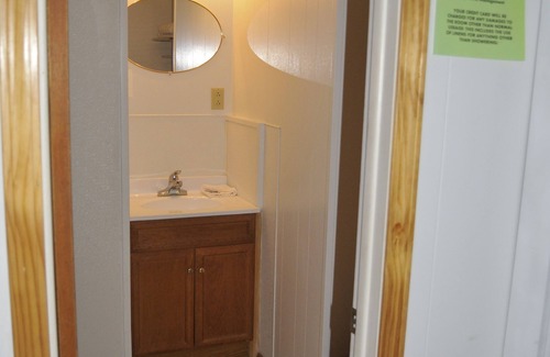 Moorcroft Hotel | Cozy Motel