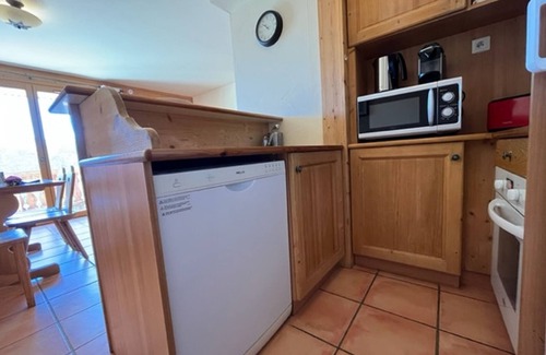 Pra Loup Apartment | Cozy mountain apt, 2 bdrms, 8 guests, modern amenities
