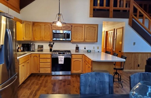 Pinetop House | Cozy Mountain Cabin in the Pines!
