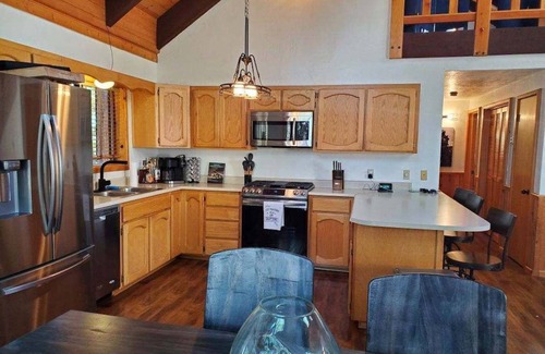 Pinetop House | Cozy Mountain Cabin in the Pines!