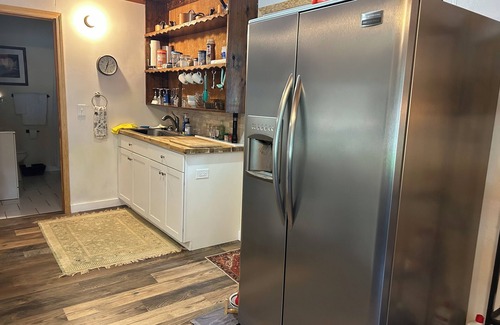 Jasper Cabin | Cozy mountain cabin on 15 acre Animal Sanctuary