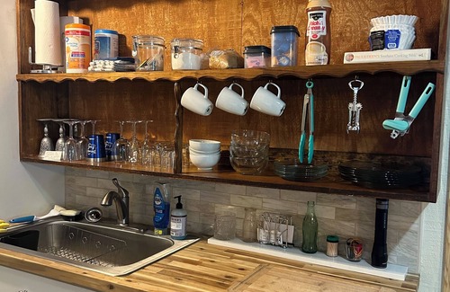 Jasper Cabin | Cozy mountain cabin on 15 acre Animal Sanctuary