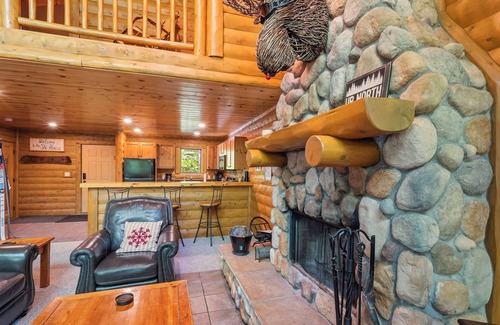 Boyne City Cabin | Cozy Mountain Cabin | Ski-in/Ski-out | Private Hot Tub | Sleeps 8 | 3 Bedroom
