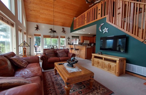 Angel Fire House | Cozy Mountain Chalet with Incredible Views!