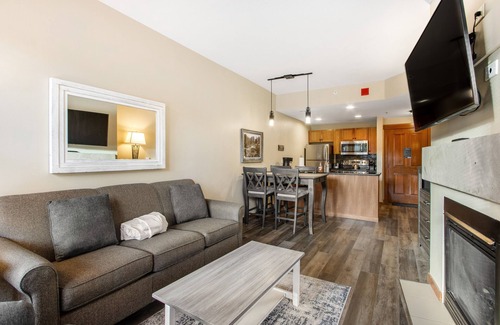 Copper Mountain Village Condo | Cozy Mountain Gem W/Private Balcony, Shared Hot Tub, Walk to Lifts & Free WiFi