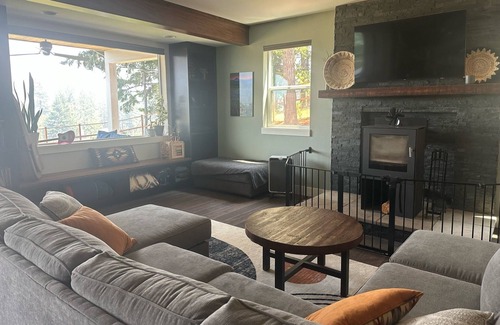 White Salmon House | Cozy mountain home in the heart of White salmon