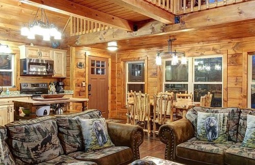 Sevierville Cabin | Cozy Mountain Retreat – Hot Tub, Views & Minutes to Pigeon Forge!
