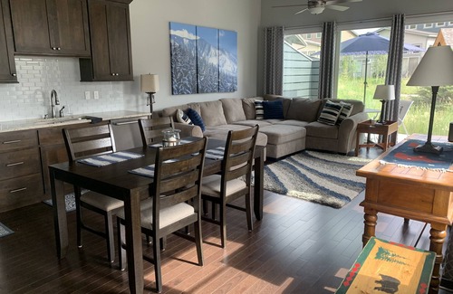 Rendezvous Cabin | Cozy Mountain Retreat, Perfect for Your Next Winter Adventure