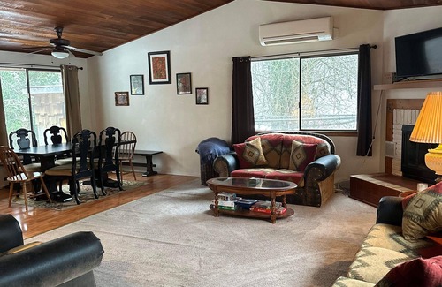 Gold Bar House | Cozy mountain valley rancher close to abundant outdoor recreational activities