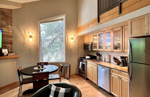 Century West Condo | Cozy Mt Bachelor Village Condo Close to Downtown Bend