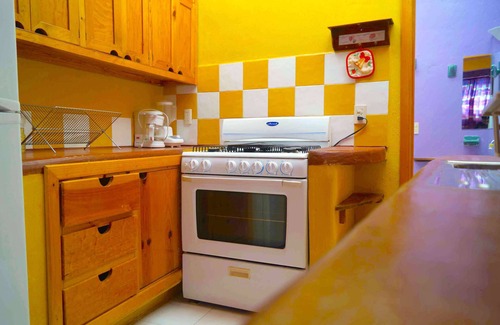 De Guadalupe House | Cozy Bungalow Close to Downtown & Pedestrian st
