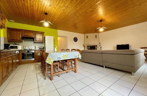 Saint-Julien-Molhesabate Cottage | Cozy nature getaway: Renovated 3-bed house, garden, near hiking & activities in Saint-Julien-Molhesabate