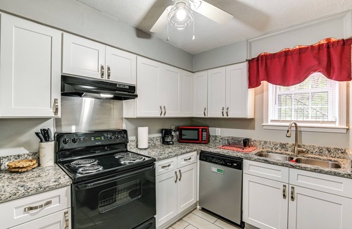 Donelson House | Cozy Nashville Getaway: 11 Mi to Downtown!