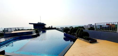 Saen Suk Apartment | Cozy near beach 200m with toproof pool at Patio Bangsaen