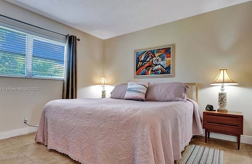 Lauderhill Apartment | Cozy & neat Lake view apartment, 10 min Hard Rock Guitar and Fort Laud airport.