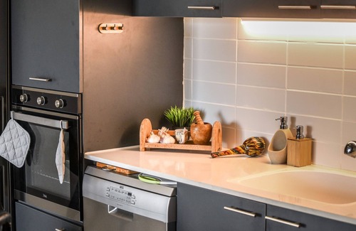 Haifa Apartment | Cozy Nest Apartment with balcony