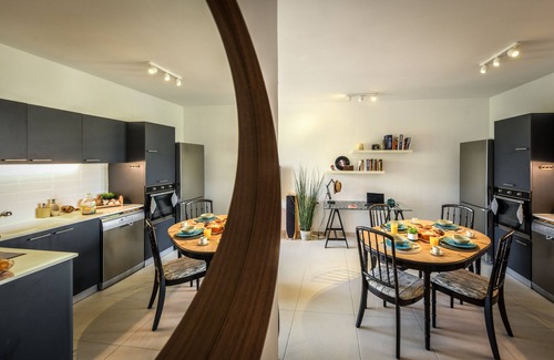 Haifa Apartment | Cozy Nest Apartment with balcony