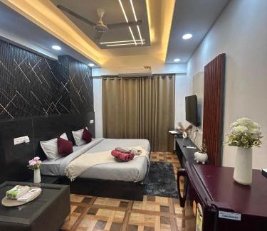 Greater Noida Apartment | Cozy nest by Good Vibes Studio