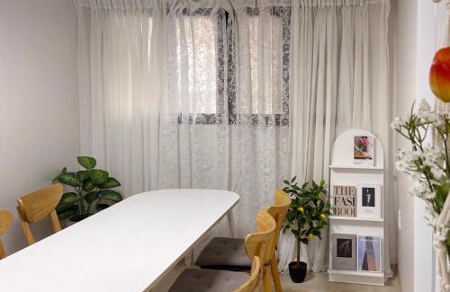 Gwanak-gu Apartment | Cozy Netflix Property