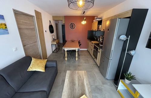 Laveissiere Apartment | Cozy New 2-BR Apartment with Large Balcony, Close to Chairlift