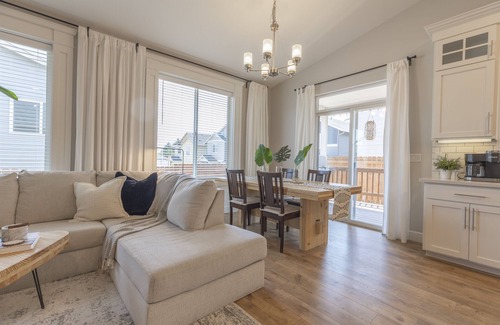 Vancouver House | Cozy new built home 10 minutes away from Portland