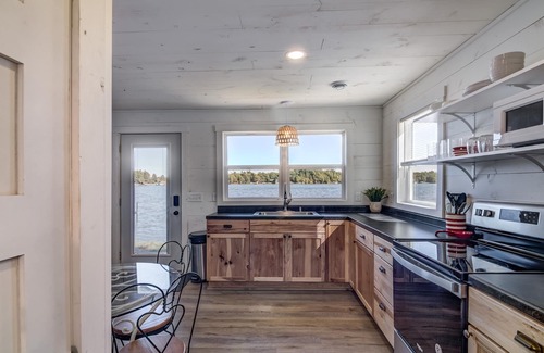 Hayward House | Cozy new cabin on Lac Courte Oreilles!