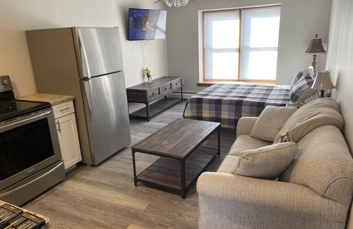 Southern Coast Apartment | Cozy new efficiency close to beach and shopping